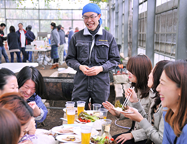 BBQ参加者の笑顔